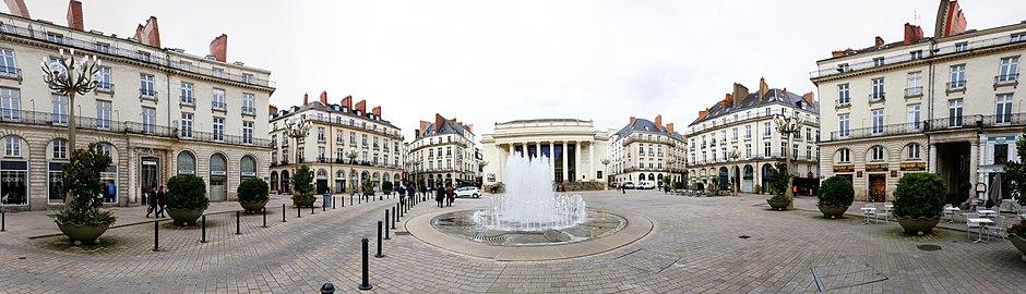 Nantes, Place Graslin avec le théâtre et l'Hôtel Henri IV à gauche